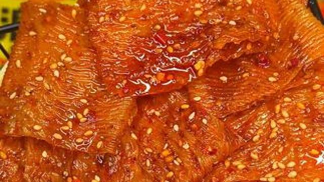 老铁们，这个波浪豆筋真的嘎嘎香，地地道道的湖南风味 #热点 #辣条 #波浪豆筋 #好吃 #追剧零食 