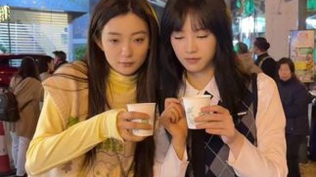 俩大馋丫头#快吃吧大馋丫头