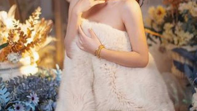 今天给朋友老婆拍照，正好试试我新收到的智云写趣CX100影视灯能拍出点什么花头#智云写趣CX100 