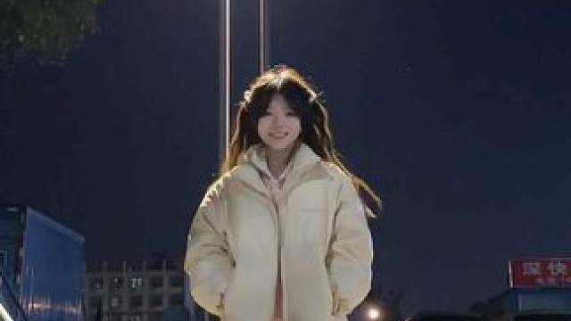 谁来跟我跳这个#甜妹 #蹦跶