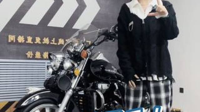 大哥们今天不讲车，来段才艺展示，新年摇安排！#宗申发动机#风暴太子200 #爱机车爱生活