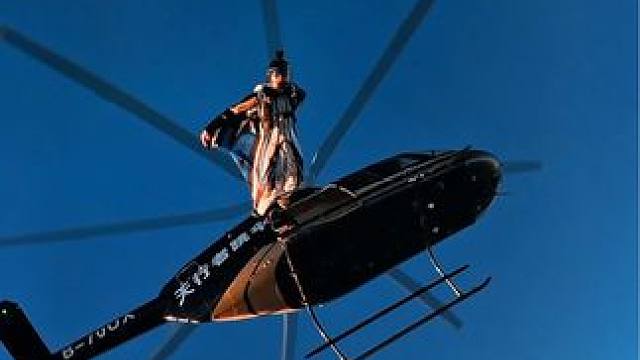 生命好在无意义，才容得下各自赋予意义。
#翼装飞行 #跳伞 #海南