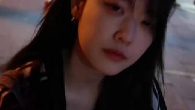 玻璃上有七色的光