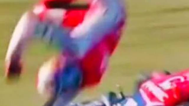 #摩托车比赛 #专业动作请勿模仿 #滑胎过弯 #大神控车 #压弯