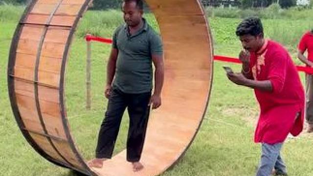 阿三新作之滚筒之战，你会喜欢这个游戏吗#分享有趣的视频 #国外生活 #这群人太会玩了