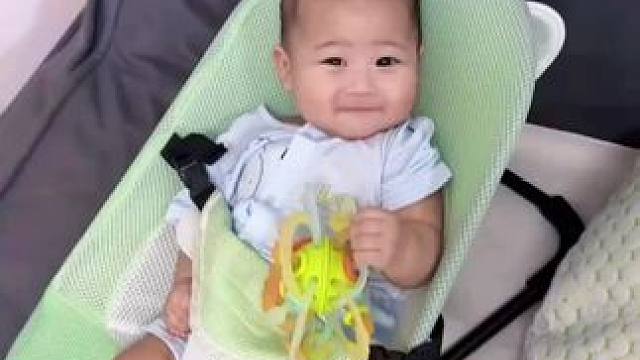 抓走吧#人类幼崽 #晒出越养越上头的人类幼崽 #穿尿不湿的萌娃 #胖腿宝宝 #无处安放的小jio