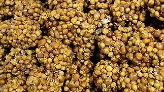 我们这个年龄，心飞的很高，也飞的很累，但从不肯停下来休息，因为我知道，我们已经不在年轻，80后的你们