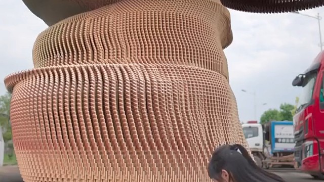 我感觉我现在穷疯了，看啥都像钱。