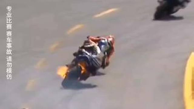 弯道追逐战车秒变(烈火战车)这也许就是骑士精神吧！人人都远离它(战车)我却拼了命冲上去救他(战车)#