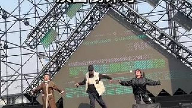 演出倒计时，今晚七点，关注拳王上司直播间#子莫格尼 #拳峰赛事 #拳峰勇士之路冕宁搏击音乐节