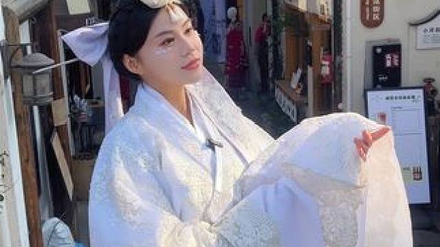 素人爆改延吉公主，被当成景点围观了#延吉写真 #小河直街#氛围感拍照 #爆改素人计划 #爆改