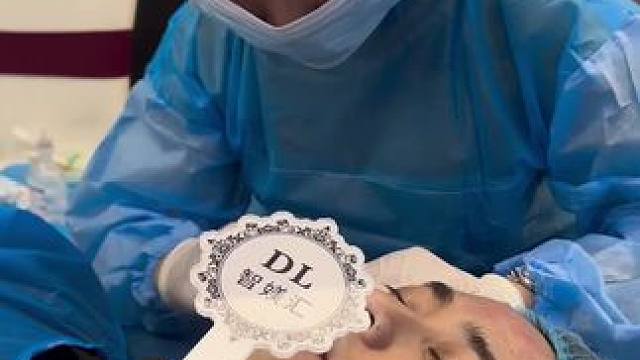 当你选择打麻将的时候，大哥选择打水光 #美业 #水光