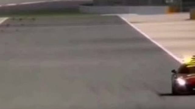 你选梅奔还是马丁？我两个都要#f1 #安全车 #梅赛德斯奔驰 #阿斯顿马丁