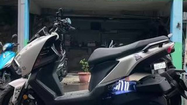 会发光的后减震你见过吗#摩托车 #机车 #改装 #三阳机车 #专业的事交给专业的人