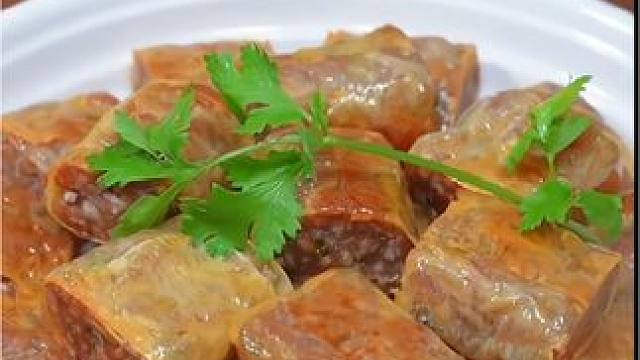 #腐皮肉卷 ，快过年啦，用这个头层豆腐皮炸虾枣，做肉卷，吃起来外酥里嫩，满口留香，全家人都爱吃#潮汕