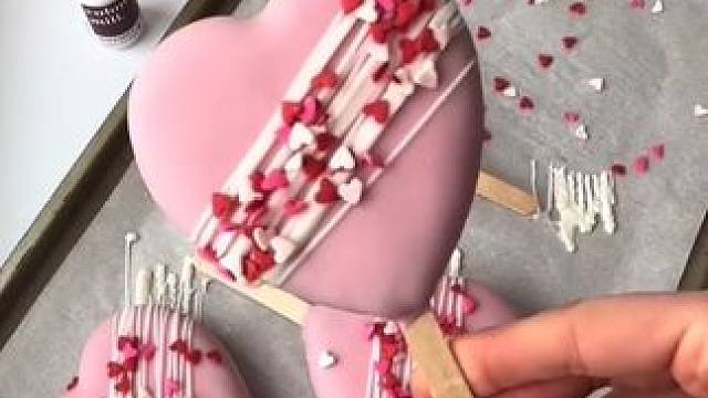 沉浸式制作美食｜精致女人制作情人节蛋糕棒vlog～✨☺️ 
#沉浸式制作美食 #自制情人节甜品 #亲