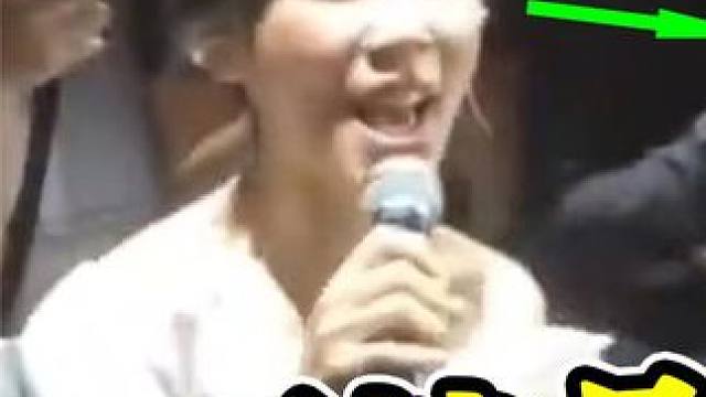 李佳薇不愧是“铁肺”，挤在人群中唱歌，一开口声压“震撼”全场！#李佳薇 #梁咏琪 #邓紫棋 #赵传 