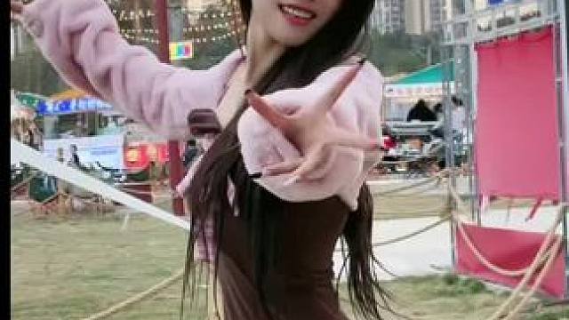 #纯欲天花板 #治愈系笑容 #氛围感美女 #大长腿