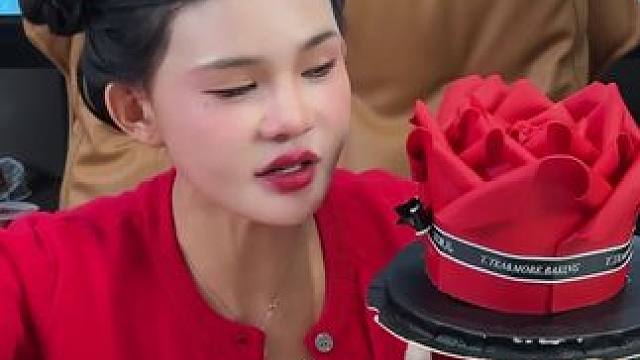 玫瑰是永不过时的浪漫吖！#玫瑰花蛋糕