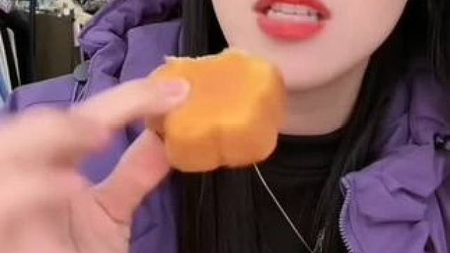 稻香村蜂蜜蛋糕330克休闲小吃零食特产好吃的美味食品糕点点心#好吃到停不下来 #口感特别好 #开袋即