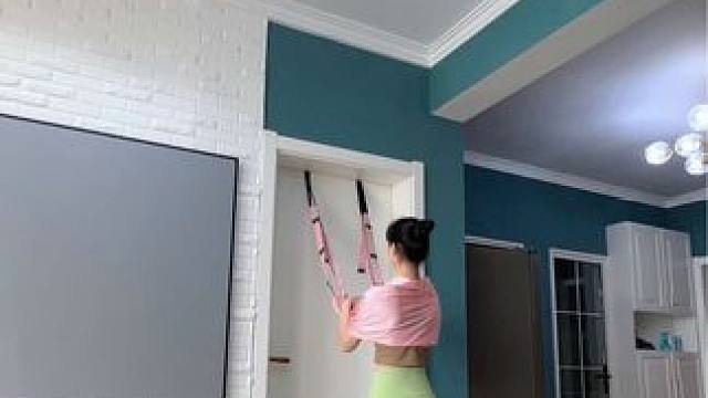 谁家还没有个门了，一看就会，200斤内放心练习，零基础#倒立，练一次年轻一次，试试吧#零基础学瑜伽#