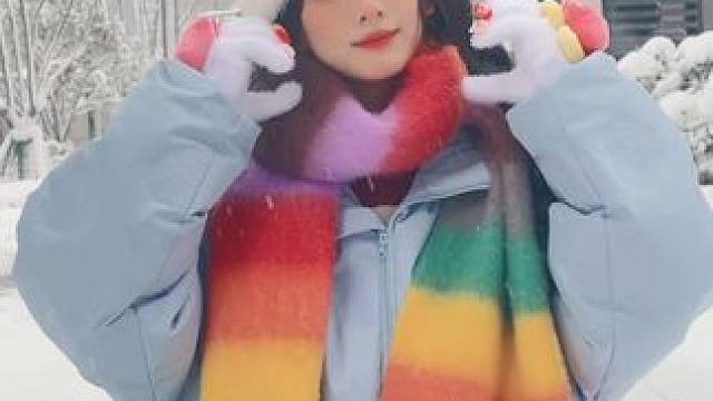 下雪啦！#初雪 #乖巧 #甜妹