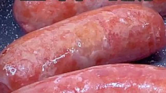 今天在家做了孩子爱吃的烤肠，真材实料孩子吃着家长放心