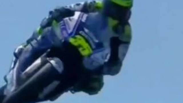 #motogp #摩托车比赛 #大神控车 #压弯 #滑胎过弯