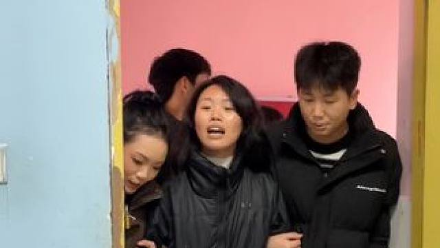 我曾经拆散过的一对儿，已经从校服走到婚纱了 #哈哈我们的日常小生活 #vlog