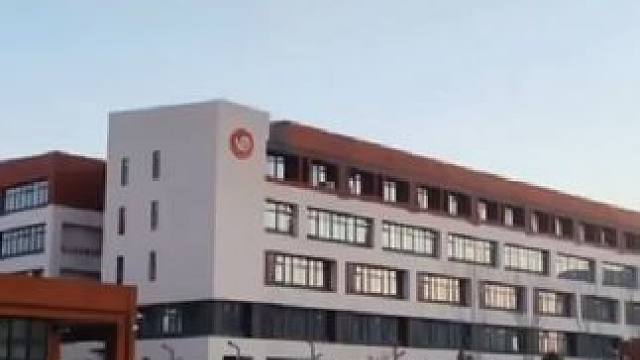 作为初中生的家长，今天有幸参加学校期末考试的监考，倍感荣幸，置身教室深刻体会到了老师的辛苦也感受到了