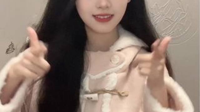 过年穿这套去你家拜年好不好～#甜妹统治世界#merimies麦瑞迷剑桥包  #手势舞