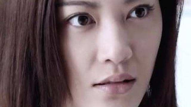 如果晚上频繁有人敲门，最好先检查家里的衣柜！#因为一个片段看了整部剧 #好剧推荐 #悬疑