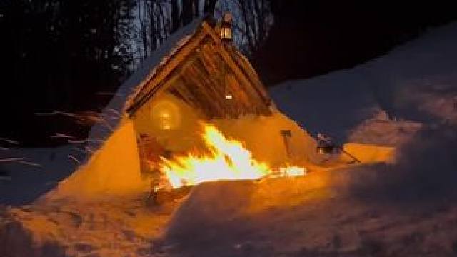 雪地睡觉的小木屋#露营报告 #雪地露营报告