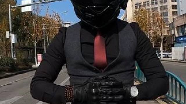 蟹老师来咯#机车 #西装