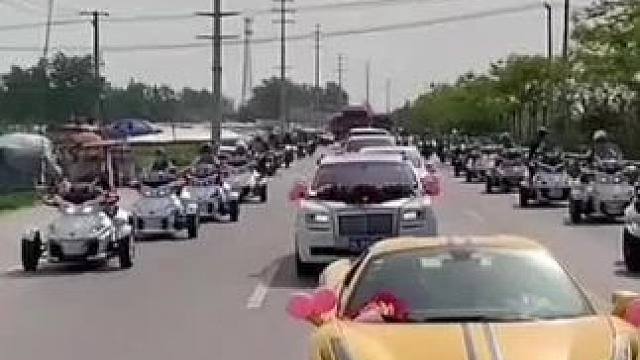 我不相信什么大风吹倒梧桐树，我只相信没钱铺路难走寸步#劳斯莱斯 #排面至上 #法拉利 #顶流车队 #