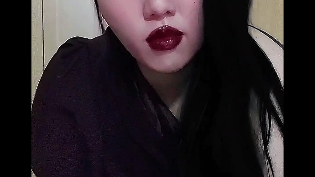 馥蕾诗格酒束果果，胭脂醺玫瑰酱紫色，粉色微醺腮红。