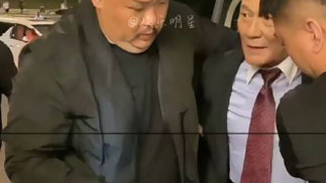 # 陈惠敏 曾35秒KO外国拳王，香港大佬级，唯独能和向华强平起平坐之人，80岁他的却要杵拐杖，真是