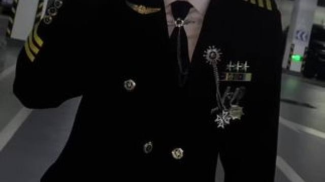 未婚妻请上车 小鸟宝宝来接你辣#查理苏 #光与夜之恋 #cos #国乙 #公主请上车