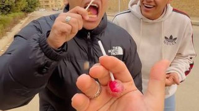 秘制棒棒糖啊，想吃#沙雕 #搞笑 #随手拍