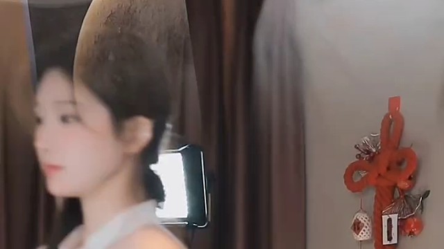 御姐范   颜值与身材并存