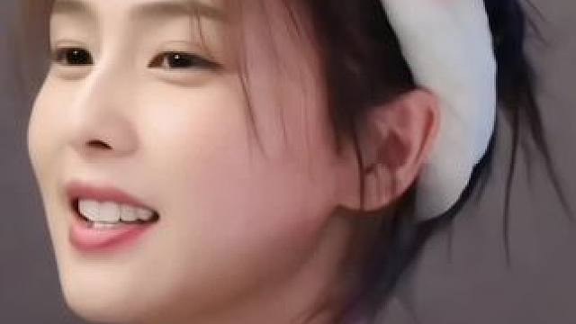 做人呢最重要的就是开心啦！#冬天该有的样子 #初雪当然要记录啊 #南方人见到雪的反应 #白鹿