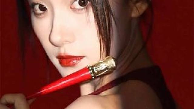 浮云惊龙 万象新生#CL节日礼盒#送出爱的郑重其事#CL细高跟唇膏#CL细高跟155s