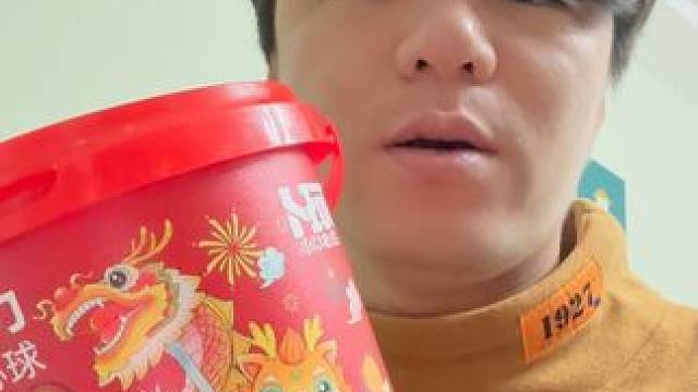 麦丽素就要选纯可可脂的 酥酥脆脆，香香甜甜，巧克力特别浓郁丝滑，很适合过年聚会吃#麦丽素#巧克力#零