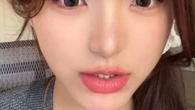 和闺蜜打电话永远都是互相在种草 #闺蜜日常 #种草 #免胶水假睫毛 #免胶睫毛 #猫的私语