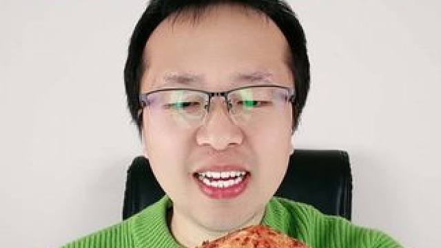 拥有辣哭潜质的4款经典辣条 #好吃到停不下来 #辣条永不过时 #吃货的世界唯有美食不可辜负 #零食推