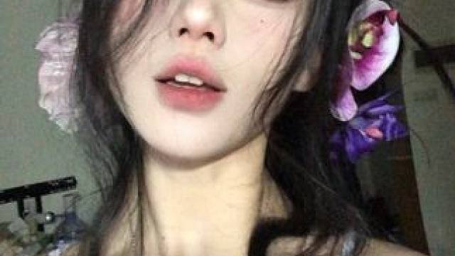 雾紫清冷蝴蝶兰妆和冷空气很适配的妆容～简单又日常！快来学吧
#氛围感 #不一定斩男但一定斩女 #今日