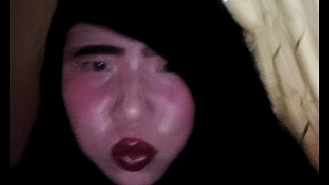 馥蕾诗格酒束果果，胭脂醺玫瑰酱紫色，粉色微醺腮红。