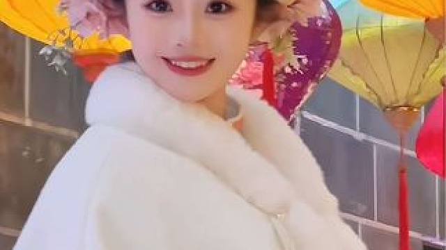 不是泉州去不起 而是许昌簪花更有性价比！
不愧是簪花！！
#簪花 #汉服 #甜妹 #国风古韵