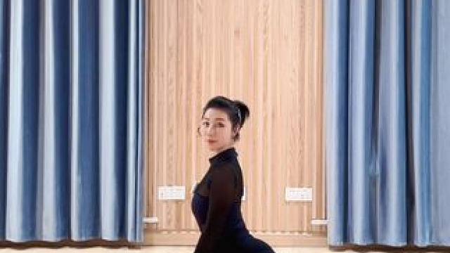 想要解锁瑜伽一字马的看过来，方法很有效，记得保存练习。#瑜伽 #一字马 #瑜伽教学 #零基础学瑜伽