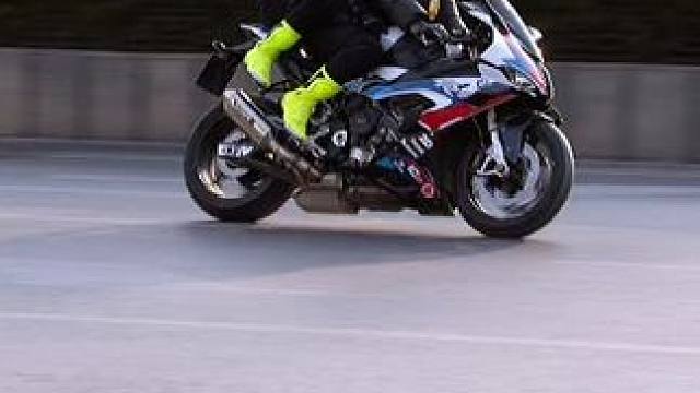 #机车摄影 #让骑行成为一种生活 #宝马s1000rr